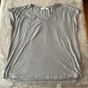 Kettlewell cap sleeve Gray V-Neck Women's Tee size LL